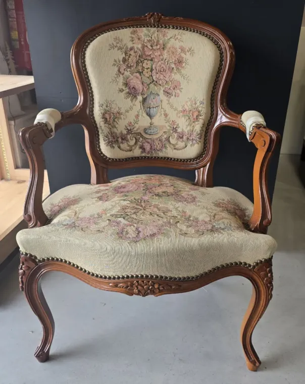 Restauration d'une paire de fauteuils Louis XV à Toulouse, Toulouse, Le Couturier du Mobilier