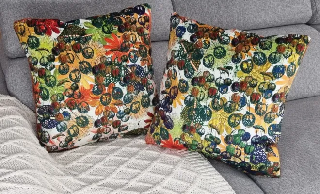 Vente coussins faits main 50 x 50 cm à Toulouse, Toulouse, Le Couturier du Mobilier