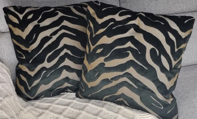 Vente coussins faits main 50 x 50 cm à Toulouse, Toulouse, Le Couturier du Mobilier